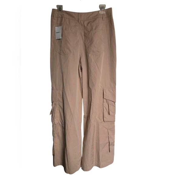 Forever 21 Tan Women's Lightweight Cargo Pants Wide Leg Size Large - Picture 2 of 6